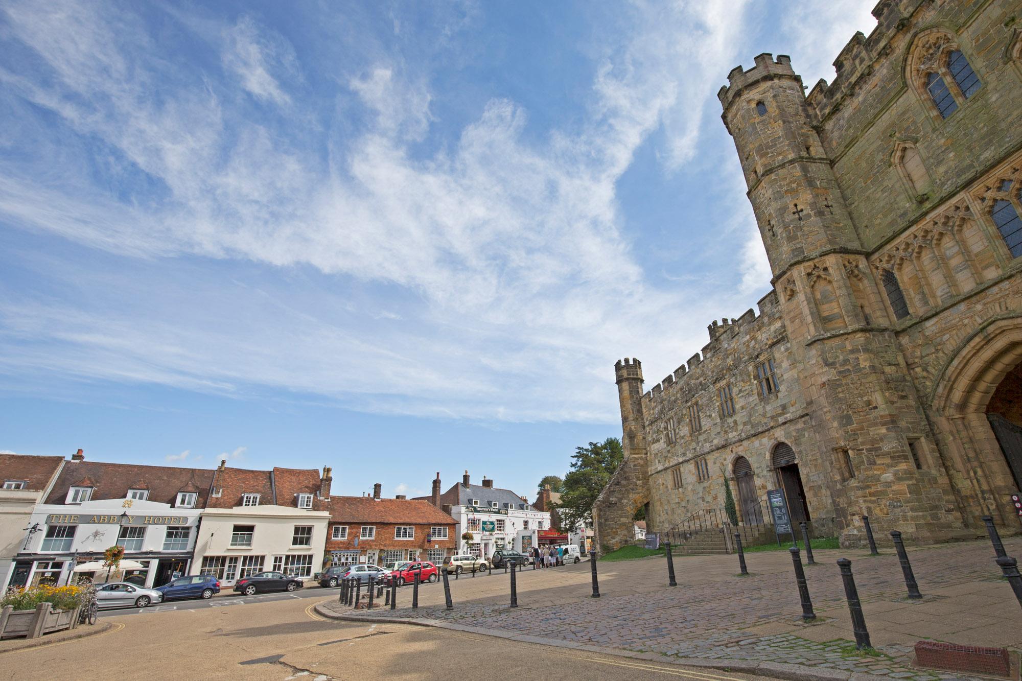 abbey_hotel_battle_1_1.jpg